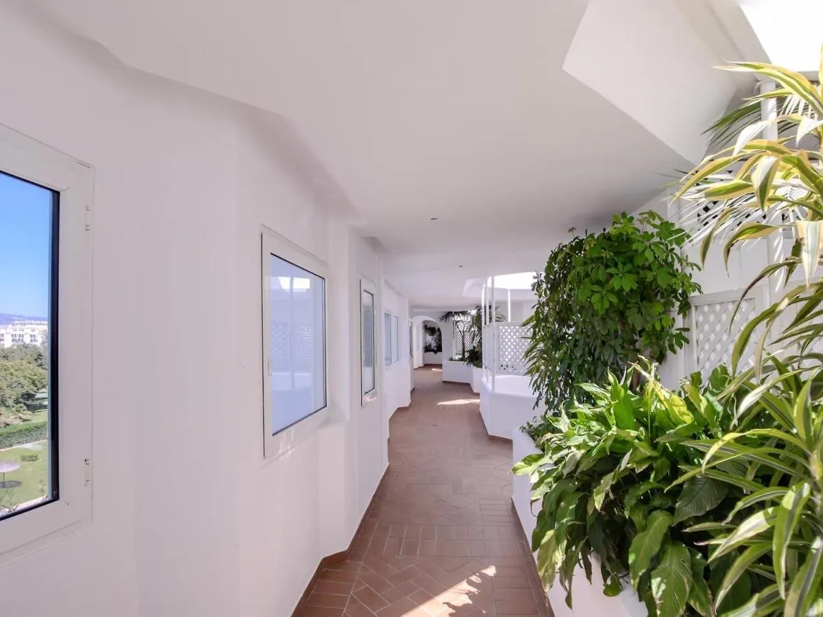 Espacioso Y Encantador Apartamento En Las Gaviotas Marbella Apartment