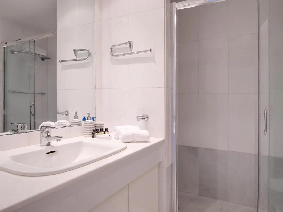 Espacioso Y Encantador Apartamento En Las Gaviotas Marbella Spain