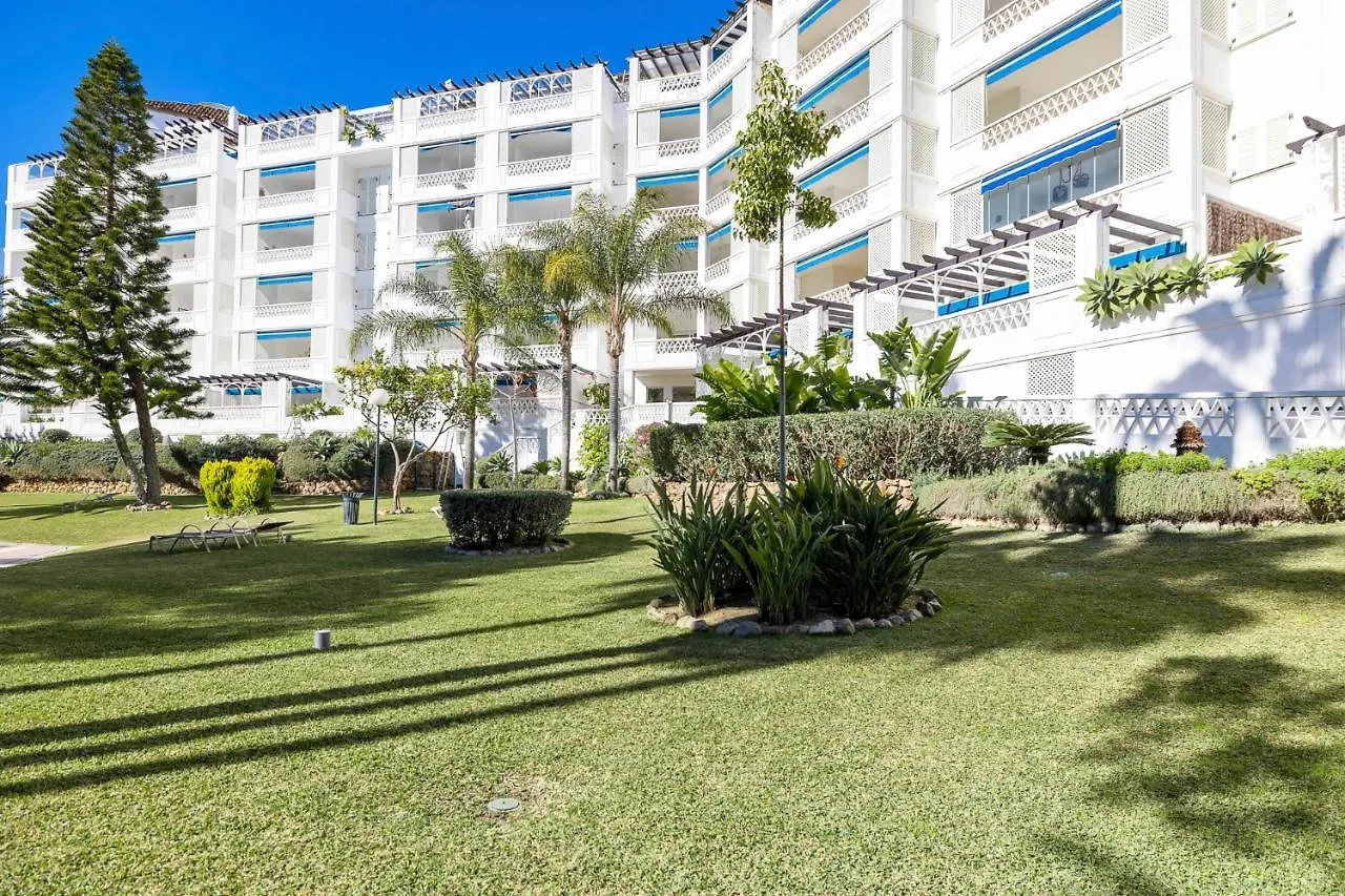 Espacioso Y Encantador Apartamento En Las Gaviotas Marbella Spain
