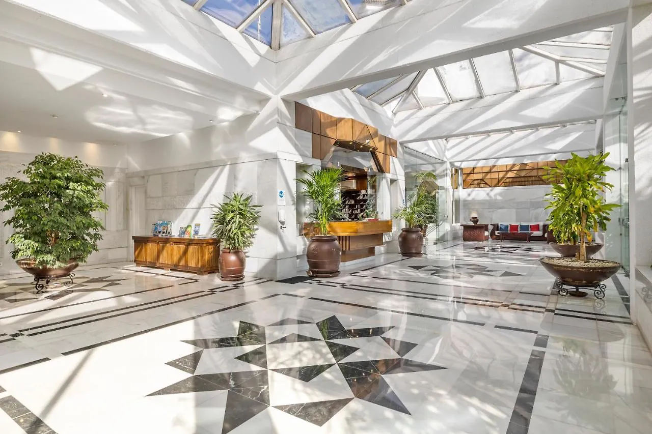 Espacioso Y Encantador Apartamento En Las Gaviotas Marbella 0*,  Spain