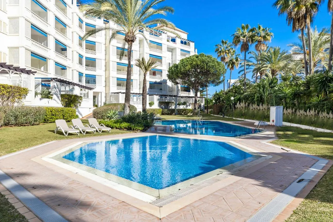 Espacioso Y Encantador Apartamento En Las Gaviotas Marbella Apartment