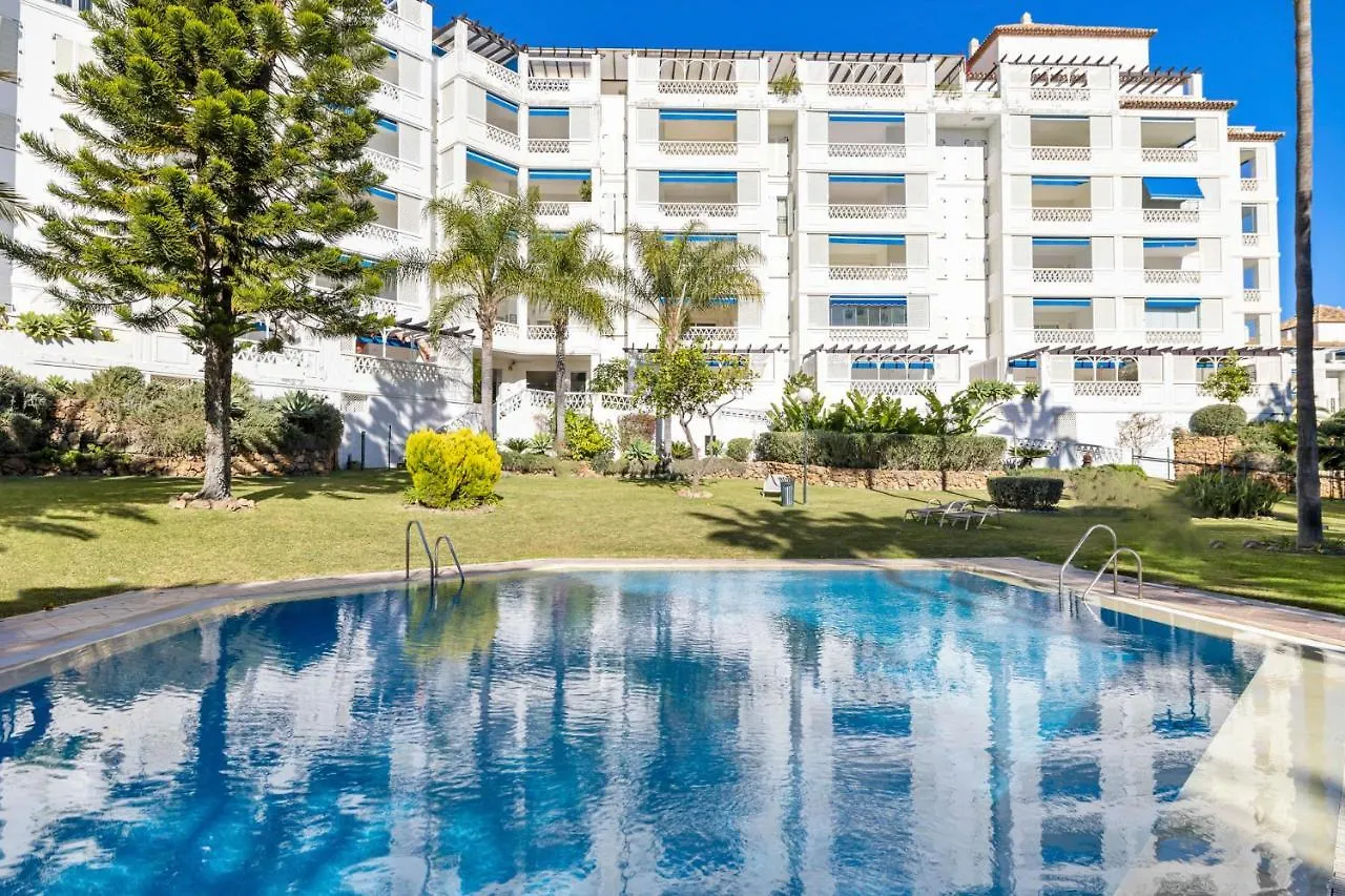 Espacioso Y Encantador Apartamento En Las Gaviotas Marbella