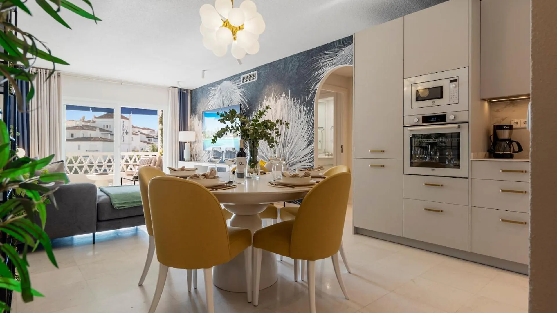 Espacioso Y Encantador Apartamento En Las Gaviotas Marbella Apartment