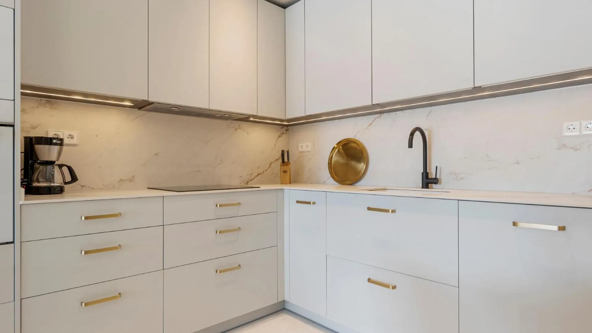 Espacioso Y Encantador Apartamento En Las Gaviotas Marbella Apartment