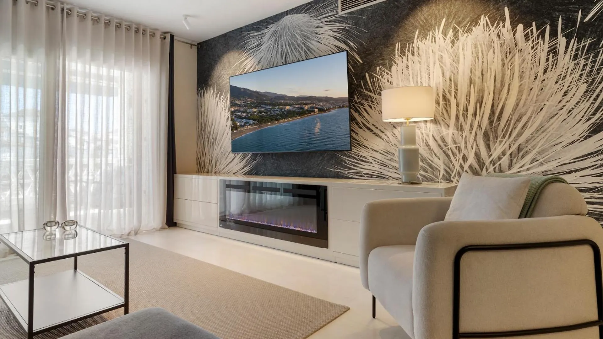 Espacioso Y Encantador Apartamento En Las Gaviotas Marbella 0*,