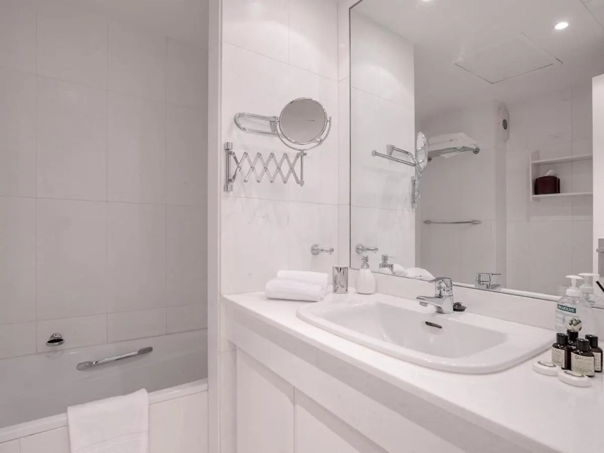 Espacioso Y Encantador Apartamento En Las Gaviotas Marbella 0*,  Spanien