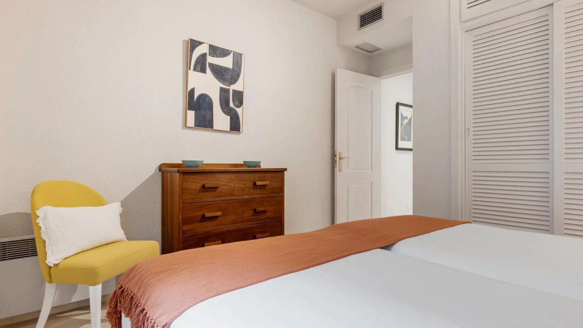 Lägenhet Espacioso Y Encantador Apartamento En Las Gaviotas Marbella Spanien